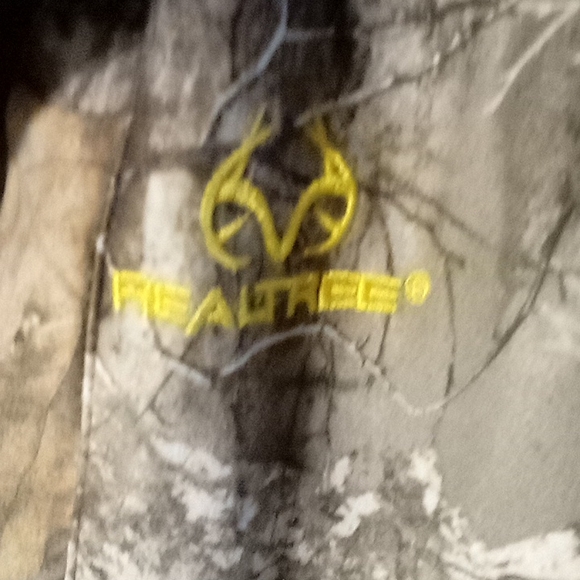 Realtree edge 2XL Spring/ Fall jacket. Hardly worn. - Picture 2 of 6